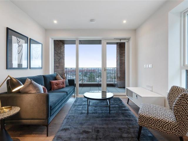 Flat for sale in Hornsey, Greater London