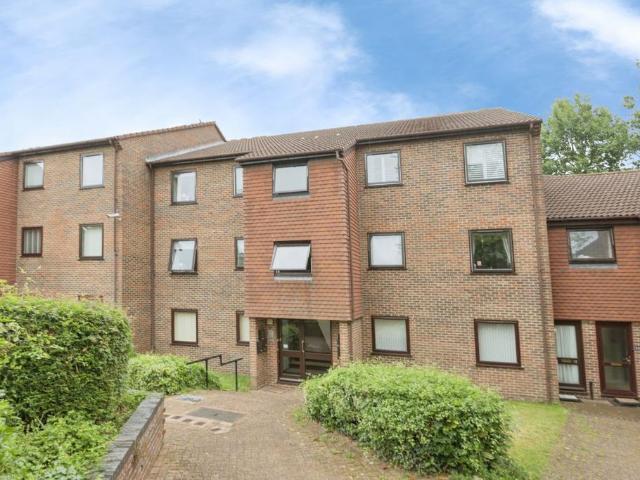 Flat for sale in Ash-cum-Ridley, The Butts