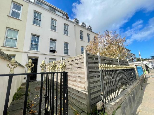 Flat for sale in St Helier, Greater London