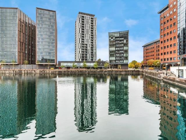 Flat for sale in Salford, Greater Manchester