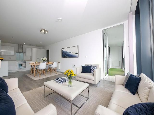 Flat for sale in Stratford Marsh, Greater London