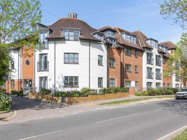 Flat for sale in Norton, King's Walden