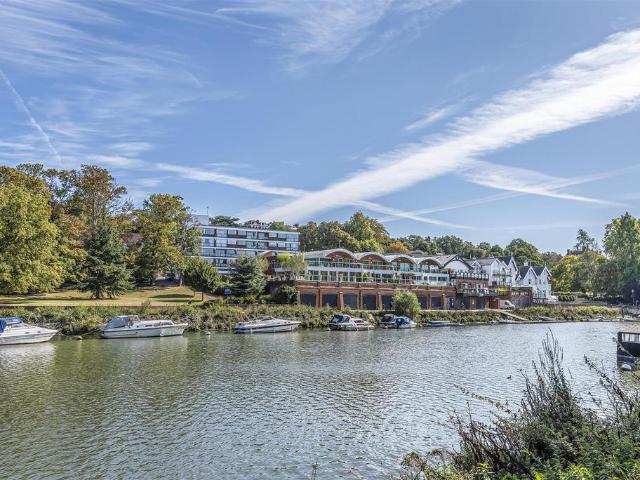 Flat for sale in Petersham, Greater London