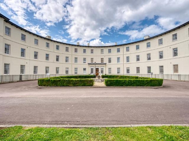 Flat for sale in Wotton Pitch, Gloucester