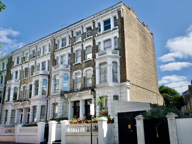 Flat for sale in Brompton, Greater London