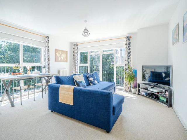 Flat for sale in Bletchley and Fenny Stratford, Fenny Stratford