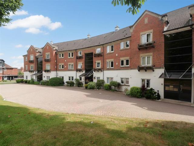 Flat for sale in High Field, York
