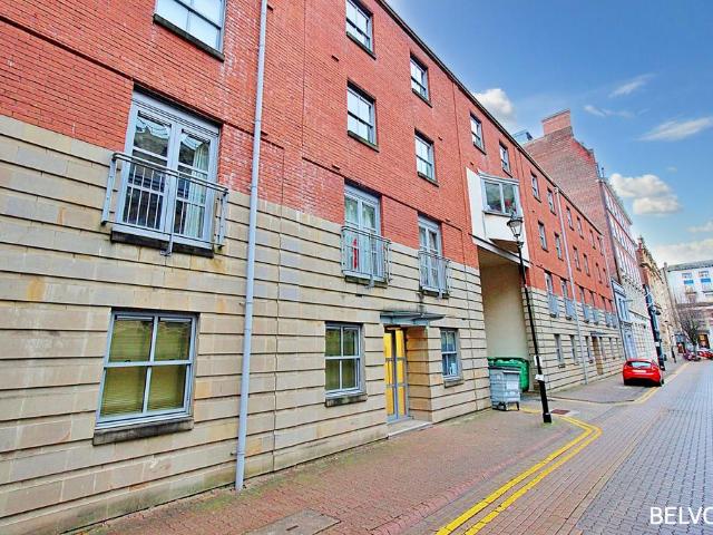 Flat for sale in Cardiff Bay, Falcon Lodge