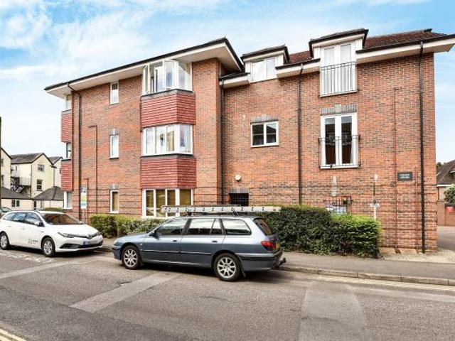 Flat for sale in Enborne, West Berkshire