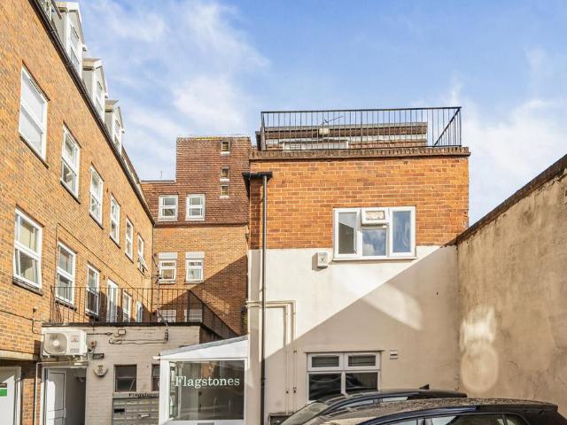 Flat for sale in Walton, Aylesbury