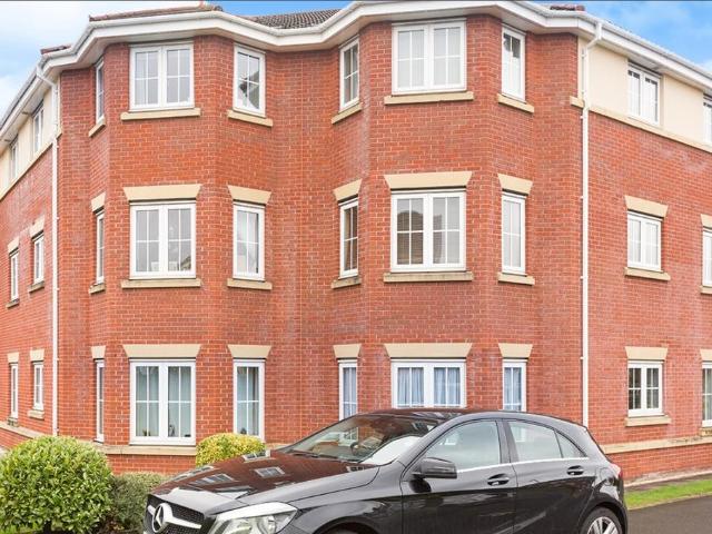 Flat for sale in Brownedge, Firbank