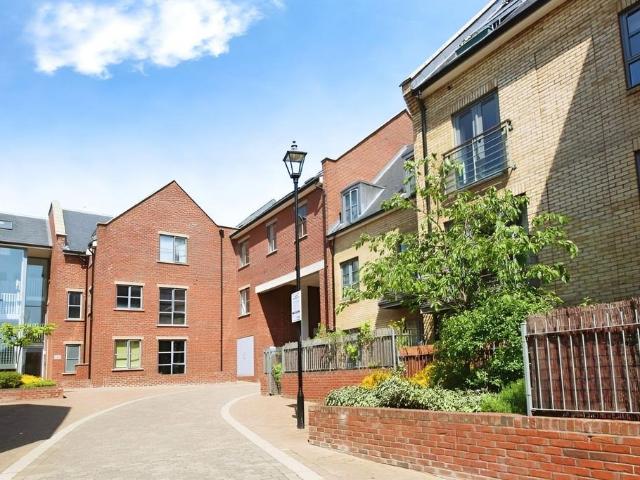 Flat for sale in King's Walden, Hertfordshire