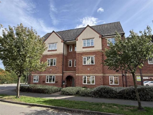 Flat for sale in Anglesey, Beamhurst