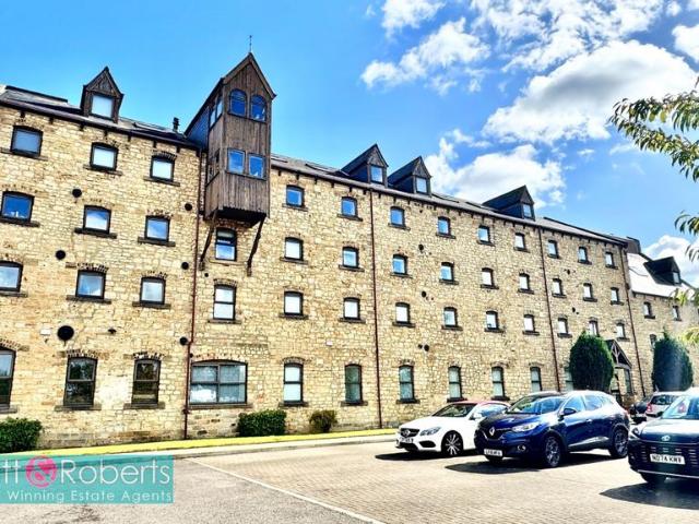 Flat for sale in Houghtonside, Tyne And Wear