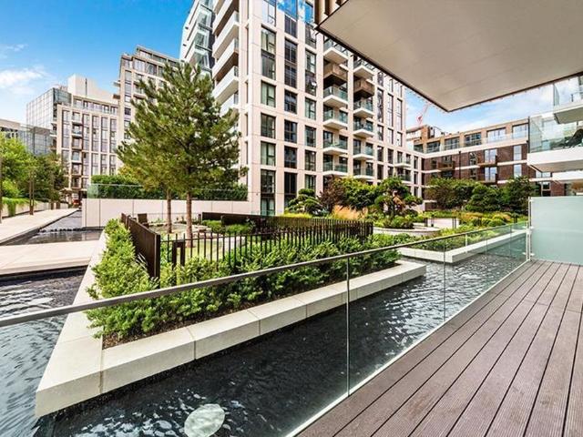 Flat for sale in St. George in the East, Wapping