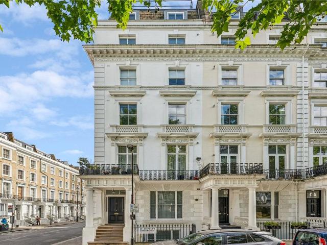 Flat for sale in Kensal Town, Bayswater