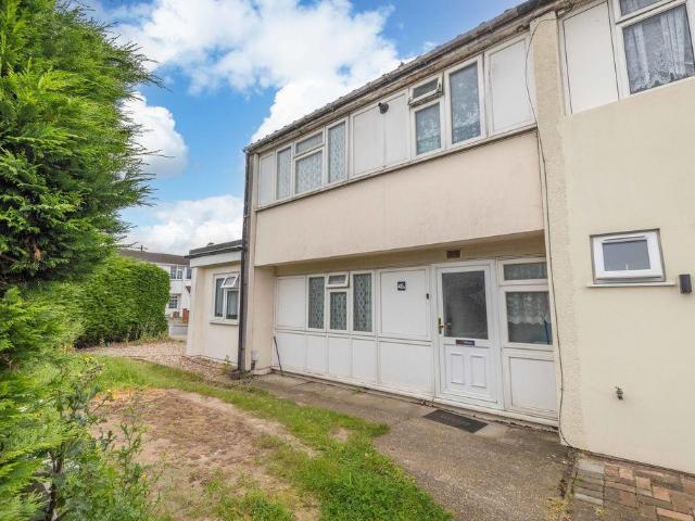 Flat for sale in Slough