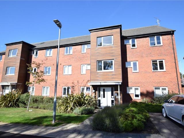 Flat for sale in Parklands, Leeds