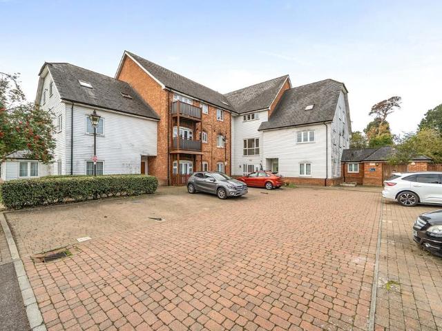 Flat for sale in Chatterton Village, Greater London
