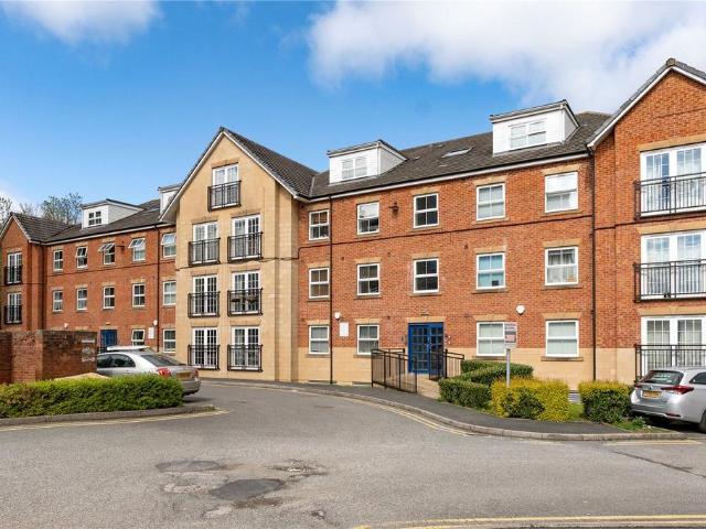 Flat for sale in Primley Park, Moortown