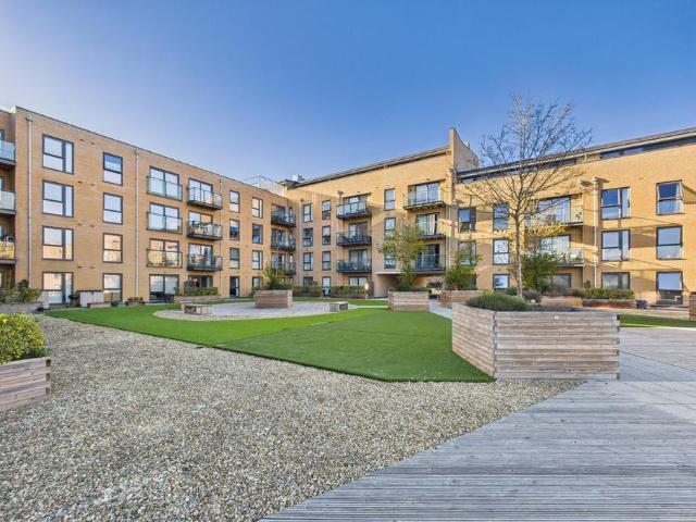 Flat for sale in Pouchen End, Hertfordshire