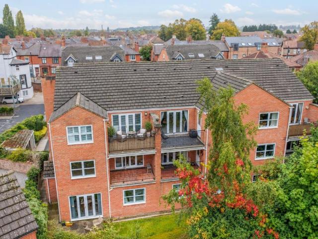 Flat for sale in Layerthorpe, York