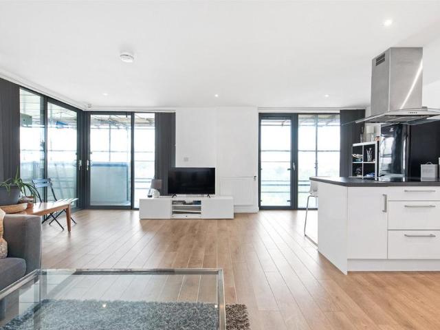Flat for sale in Hale Village, Tottenham Hale
