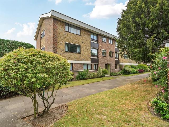 Flat for sale in Well Hall, Greater London