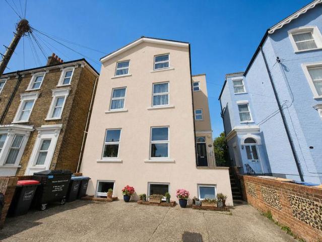 Flat for sale in West Cliff, Acol