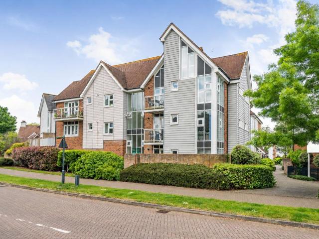 Flat for sale in Bourne Vale, Kent