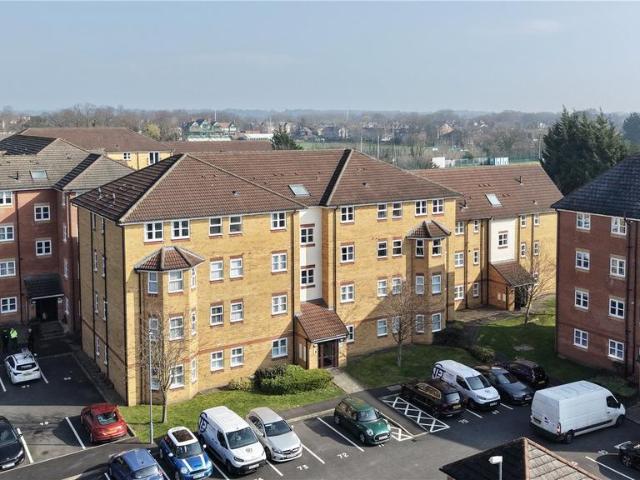 Flat for sale in Calderstones