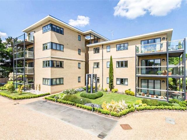 Flat for sale in Arbury, Cambridgeshire