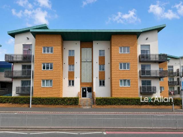 Flat for sale in Mount Pleasant, Brierley Hill