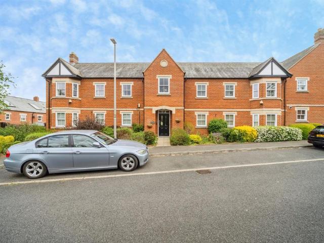 Flat for sale in Wolverton and Greenleys, Old Wolverton