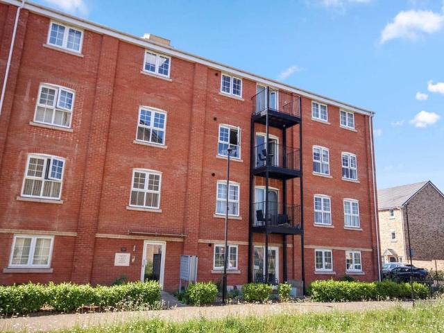 Flat for sale in Chedburgh, Suffolk