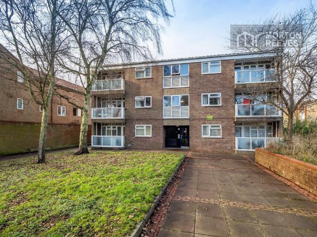 Flat for sale in Heigham Grove, East Bank