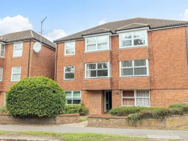 Flat for sale in Wooburn, Bourne End