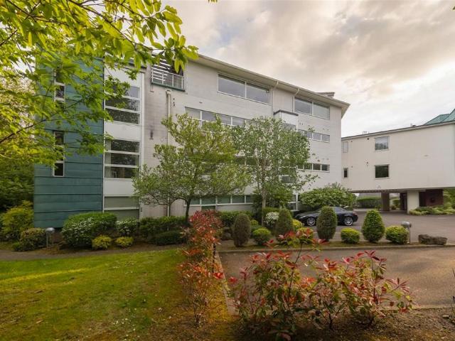 Flat for sale in Bourne Vale, Kent