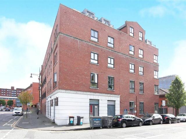 Flat for sale in Hulme, Georgia