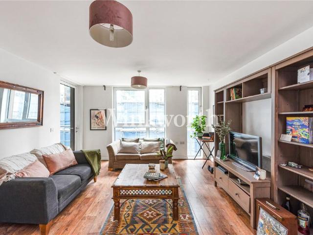 Flat for sale in Hale Village, Tottenham Hale