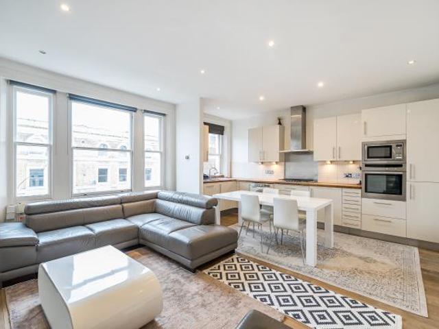 Flat for sale in Belsize Park, Greater London