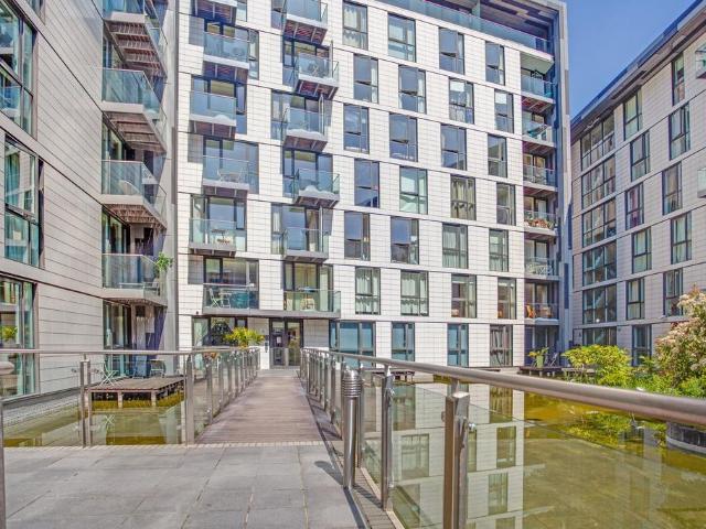 Flat for sale in St. George in the East, Whitechapel