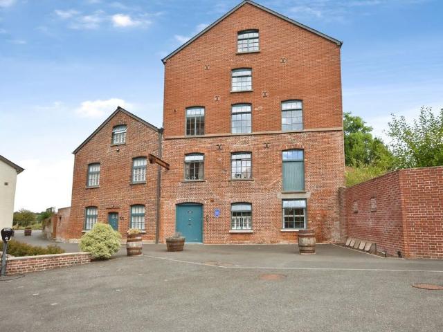 Flat for sale in Budlake, Devon