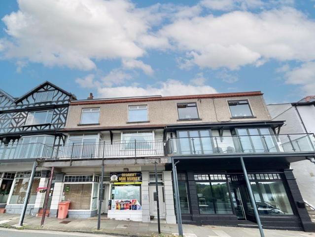 Flat for sale in Deganwy, Conwy