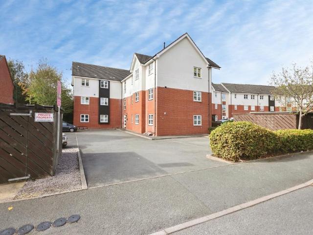 Flat for sale in Marston Green, Solihull