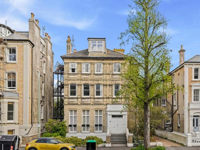 Flat for sale in Aldrington