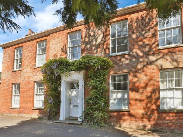 Flat for sale in Comers, Norfolk