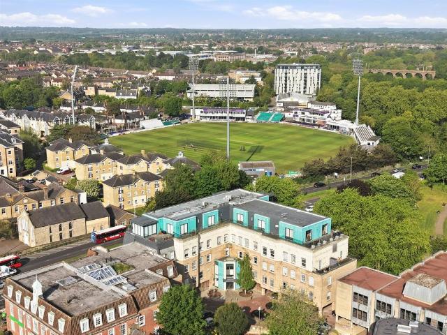 Flat for sale in Moulsham, Chelmsford