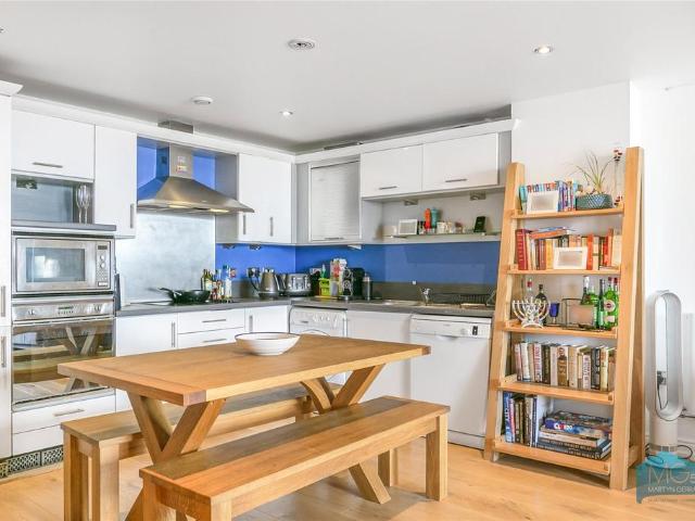 Flat for sale in North Finchley, Isle Of Man