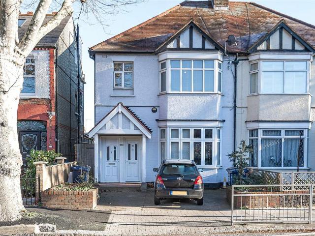 Flat for sale in Finchley, Isle Of Man